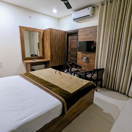 Hotel The Lathas Alwar Ngoại thất bức ảnh