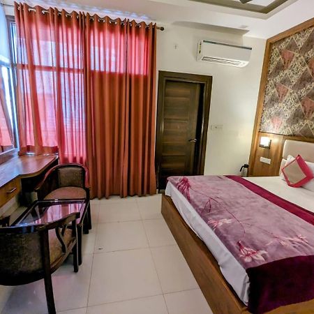 Hotel The Lathas Alwar Ngoại thất bức ảnh